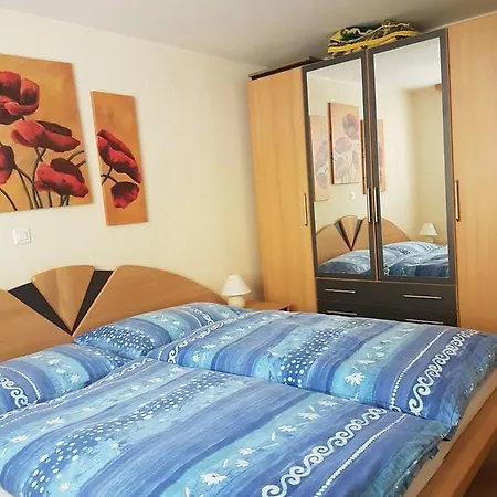 Haus Orta Апартаменти *