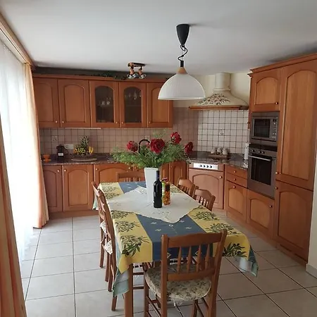 Haus Orta Апартаменти Церматт