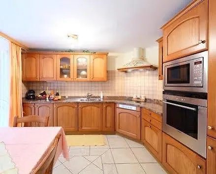 Haus Orta Апартаменти