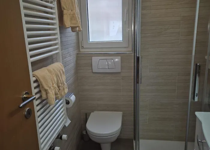 奥尔塔豪斯酒店 *